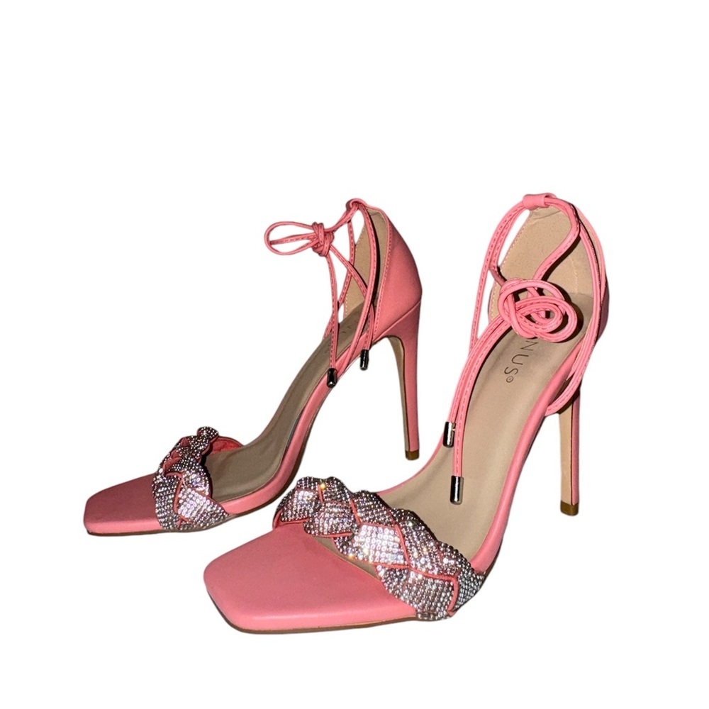 Venus Strappy heels NWOB (7.5)
